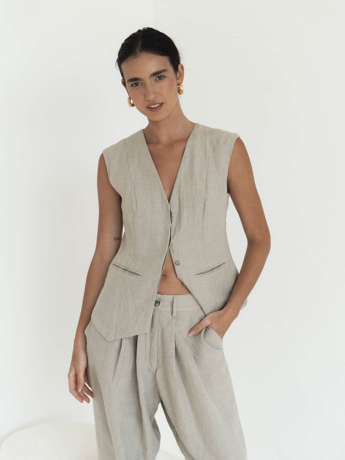 02 Gesine Linen Vest in Natural - l u • c i e e