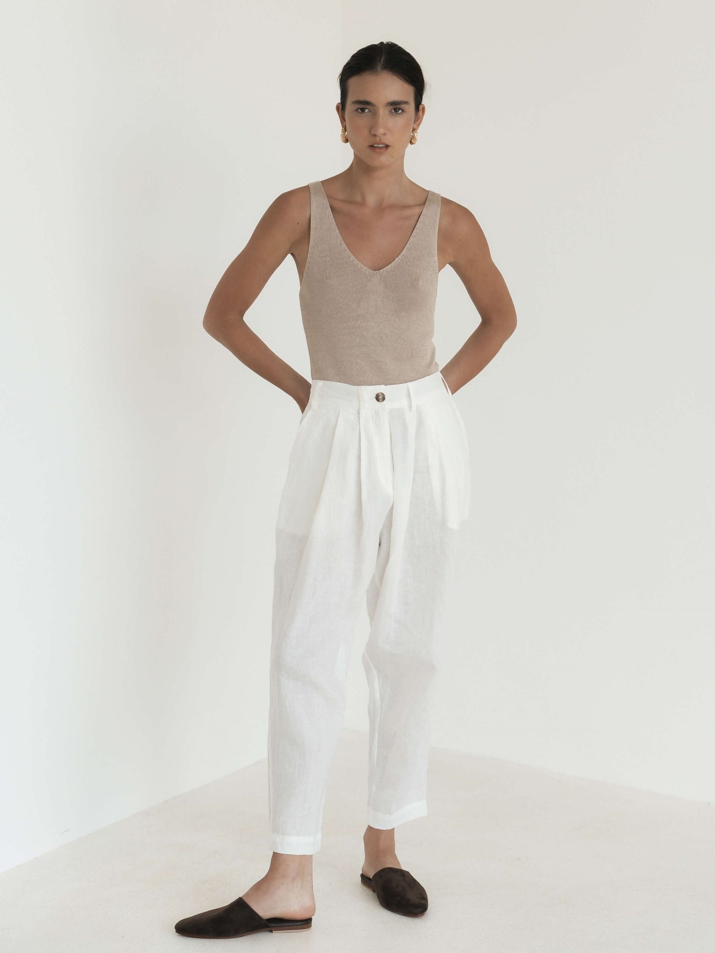 Tapered Suiting Linen Trouser - l u • c i e e