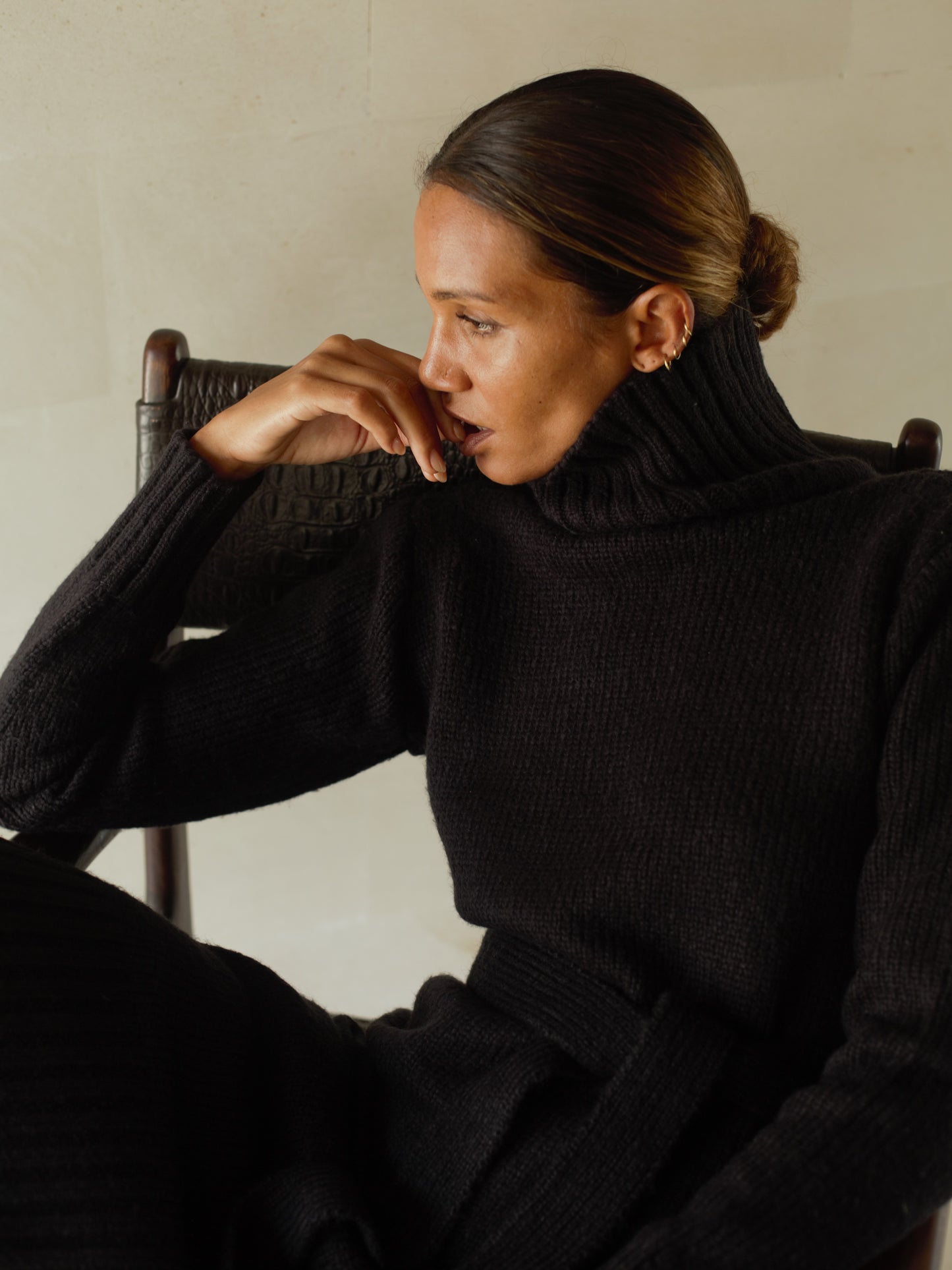 Iman Sweater Dress in Black - l u • c i e e