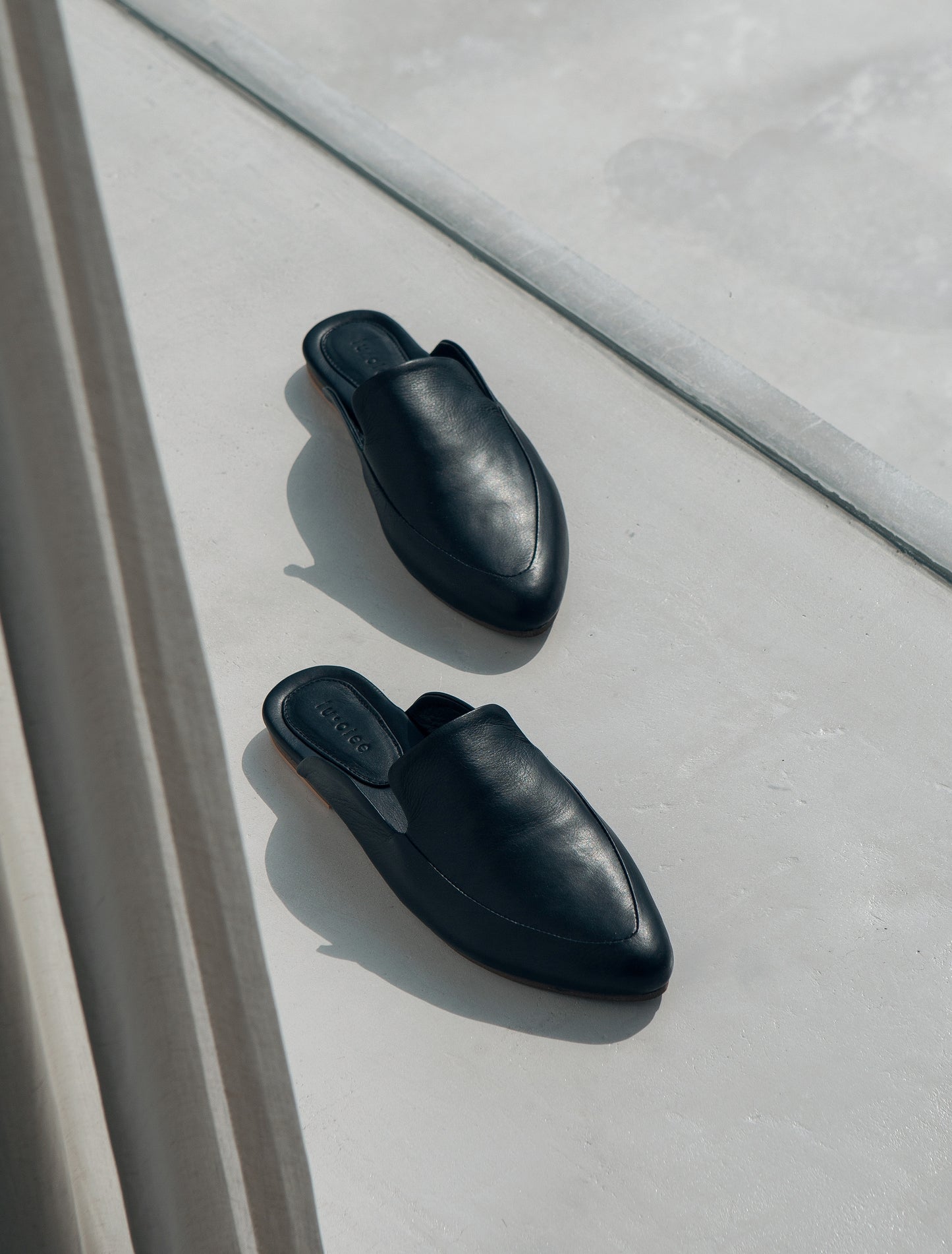 Love78 Leather Slipper in Black - l u • c i e e