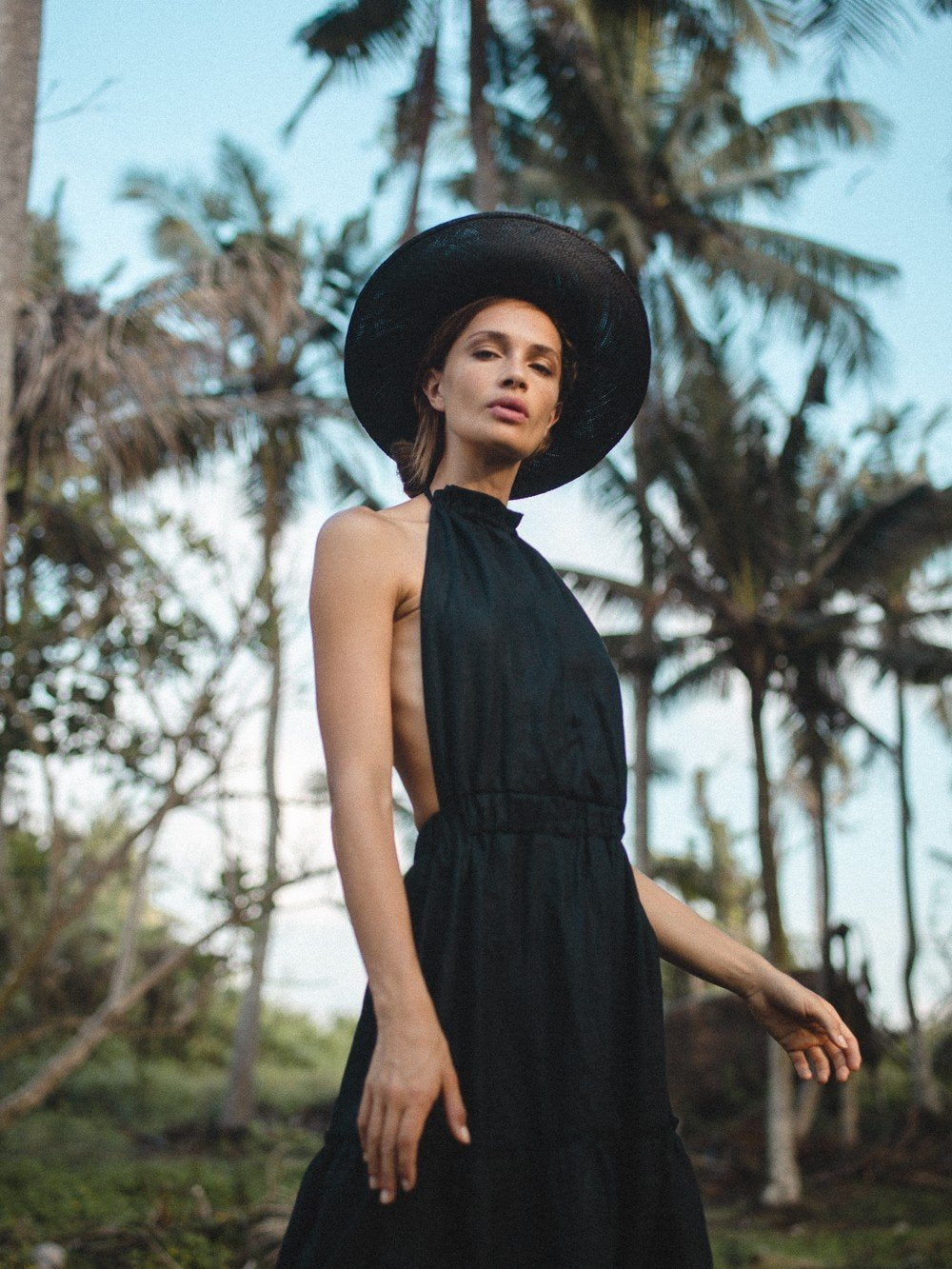 Annely Backless Dress in Black - l u • c i e e