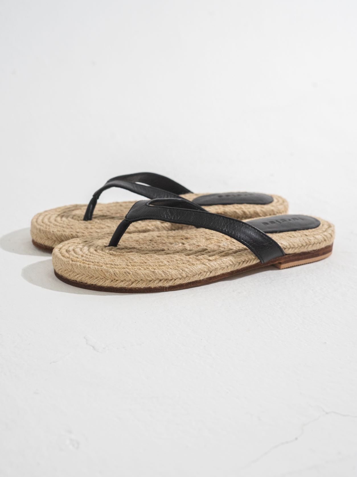 Flip Flop Sandal in Black - l u • c i e e