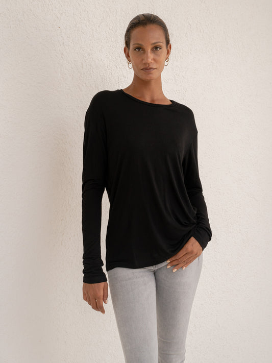 Long Sleeve Round Neck Tee - l u • c i e e
