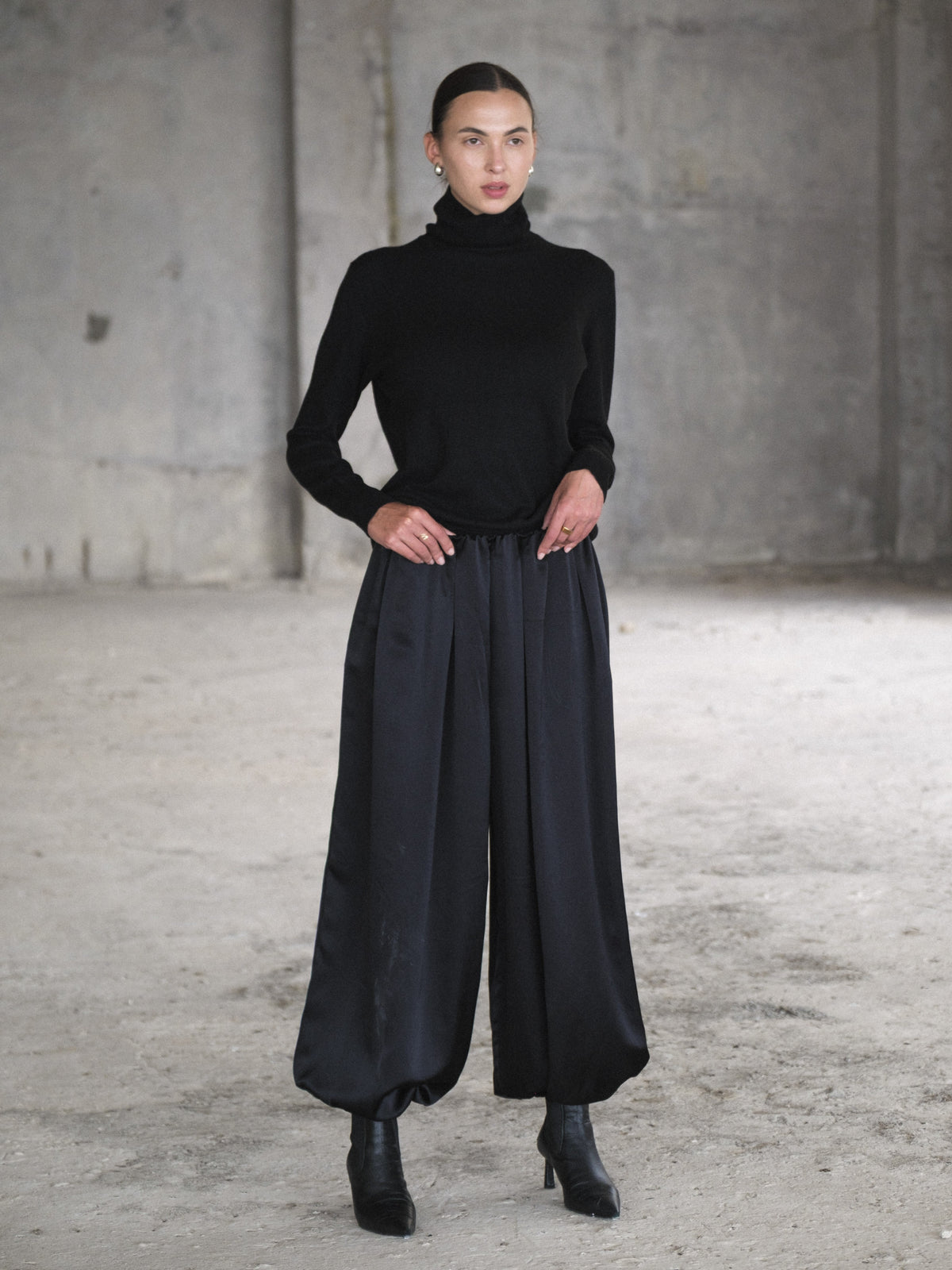 Mulberry Silk Balloon Pant - l u • c i e e
