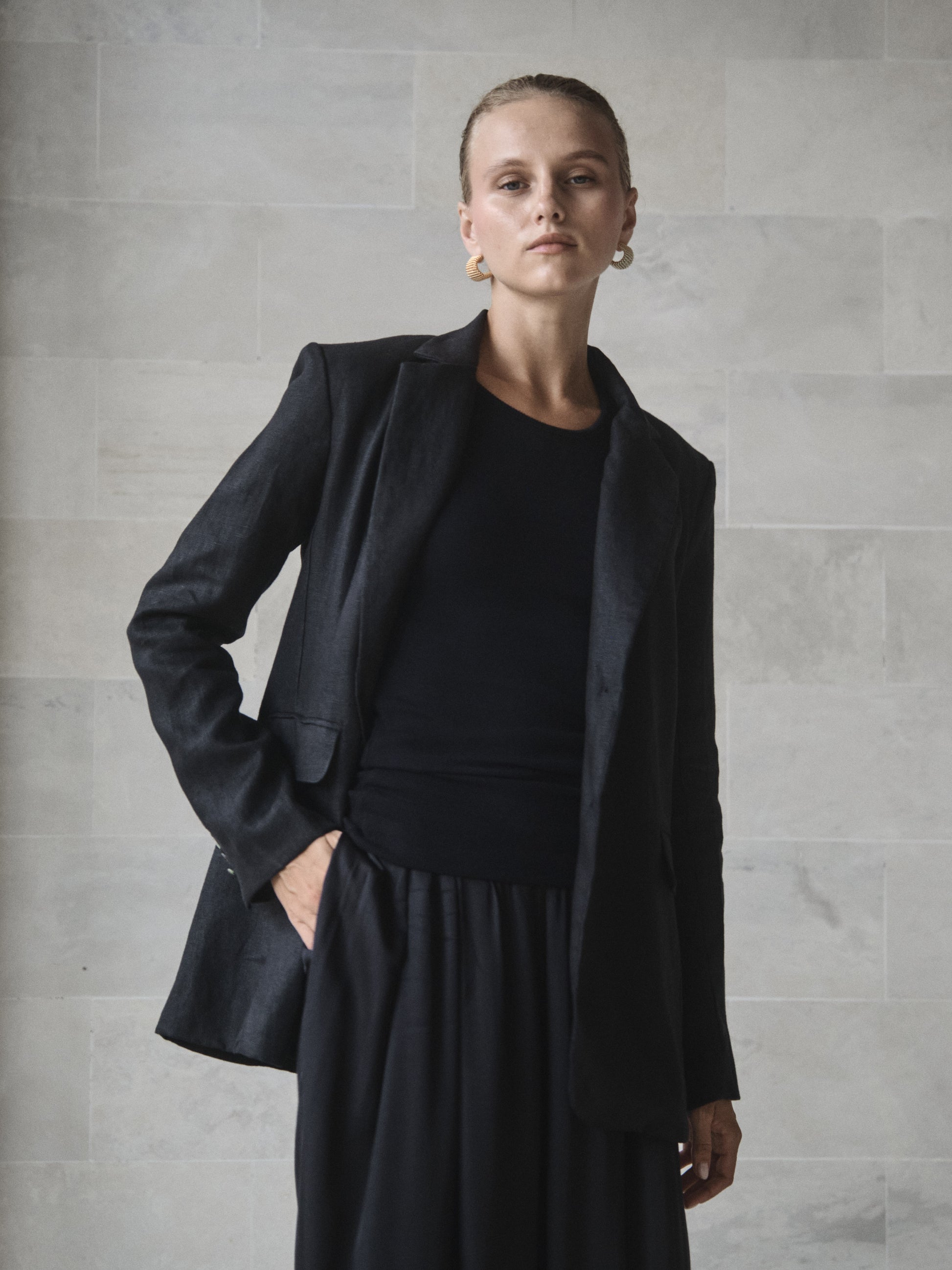 Oversized Linen Blazer - l u • c i e e