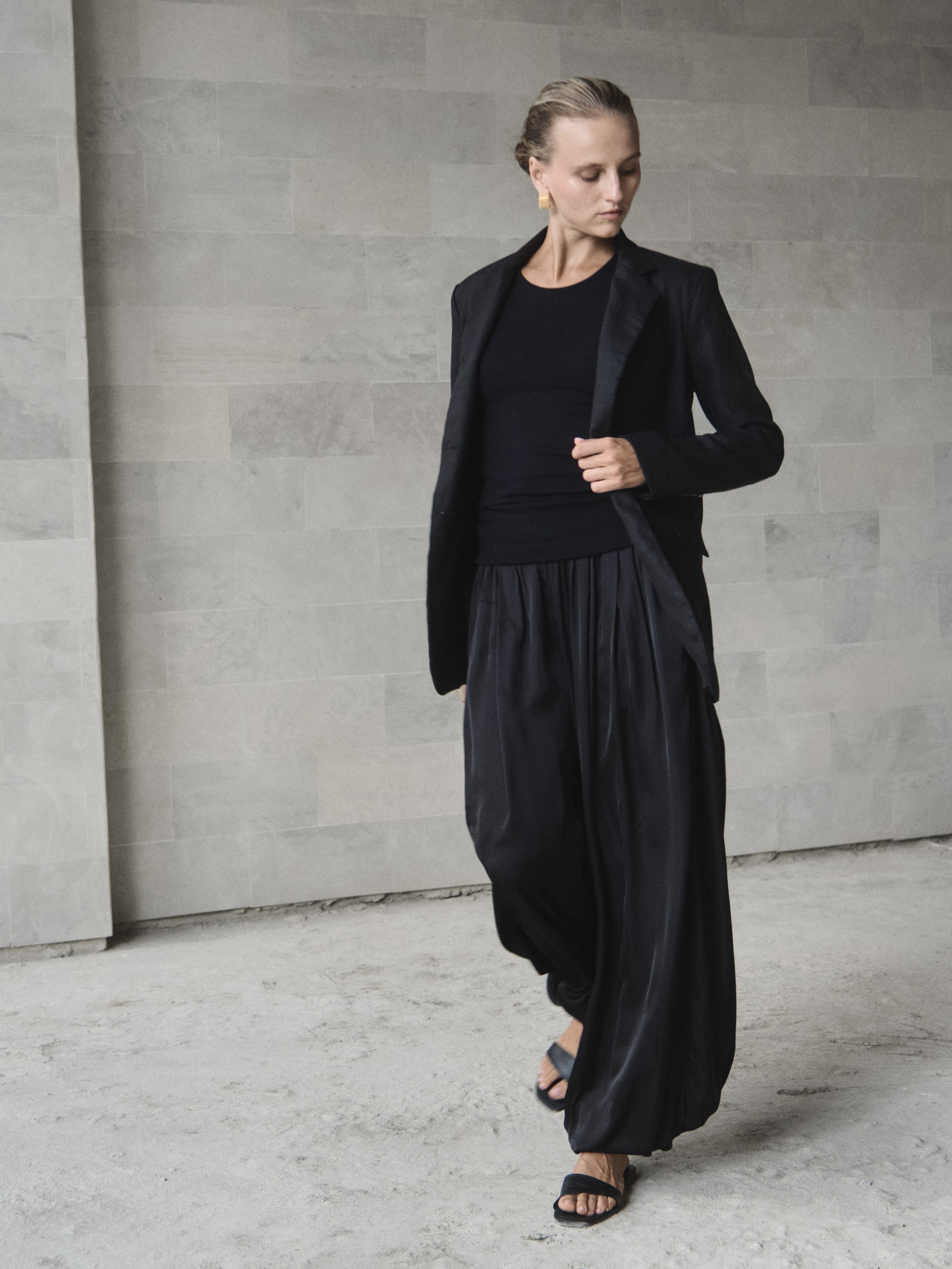 Oversized Linen Blazer - l u • c i e e