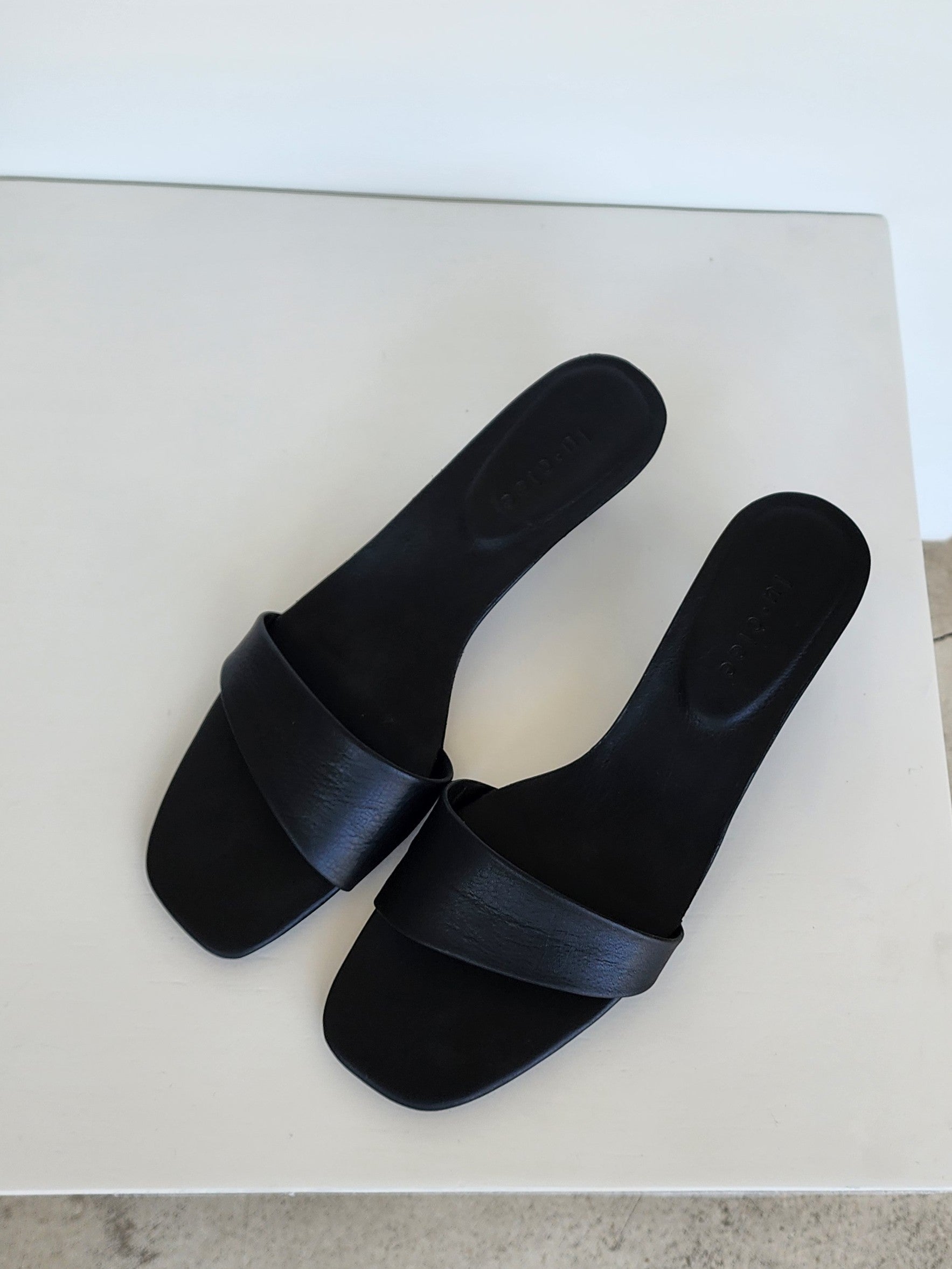 Asymmetric Leather Heel - l u • c i e e