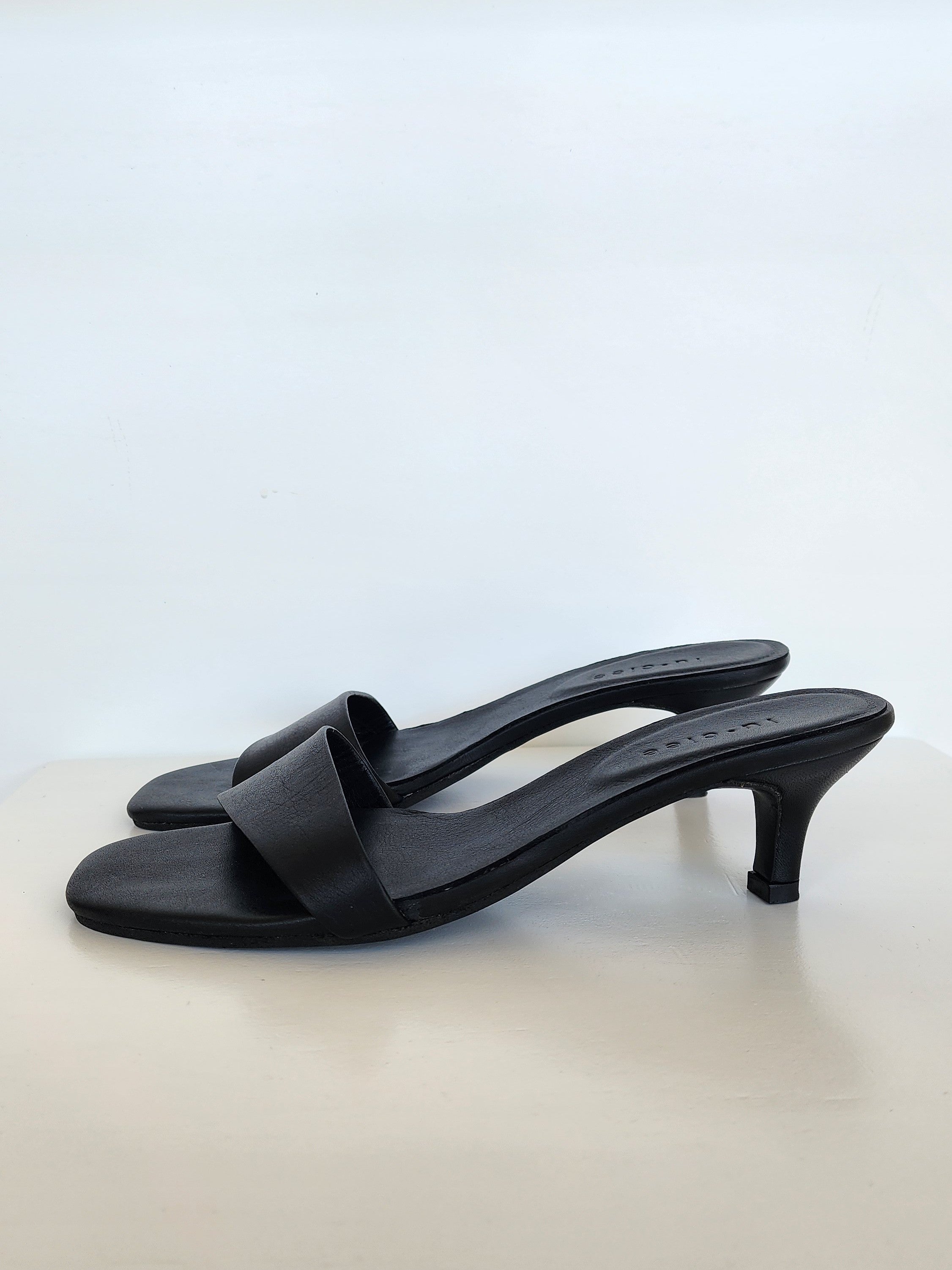Asymmetric Leather Heel - l u • c i e e