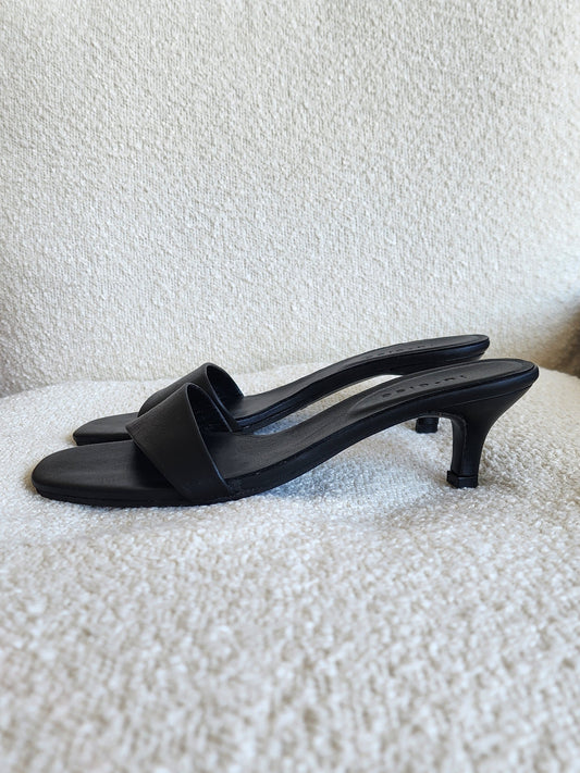 Asymmetric Leather Heel - l u • c i e e
