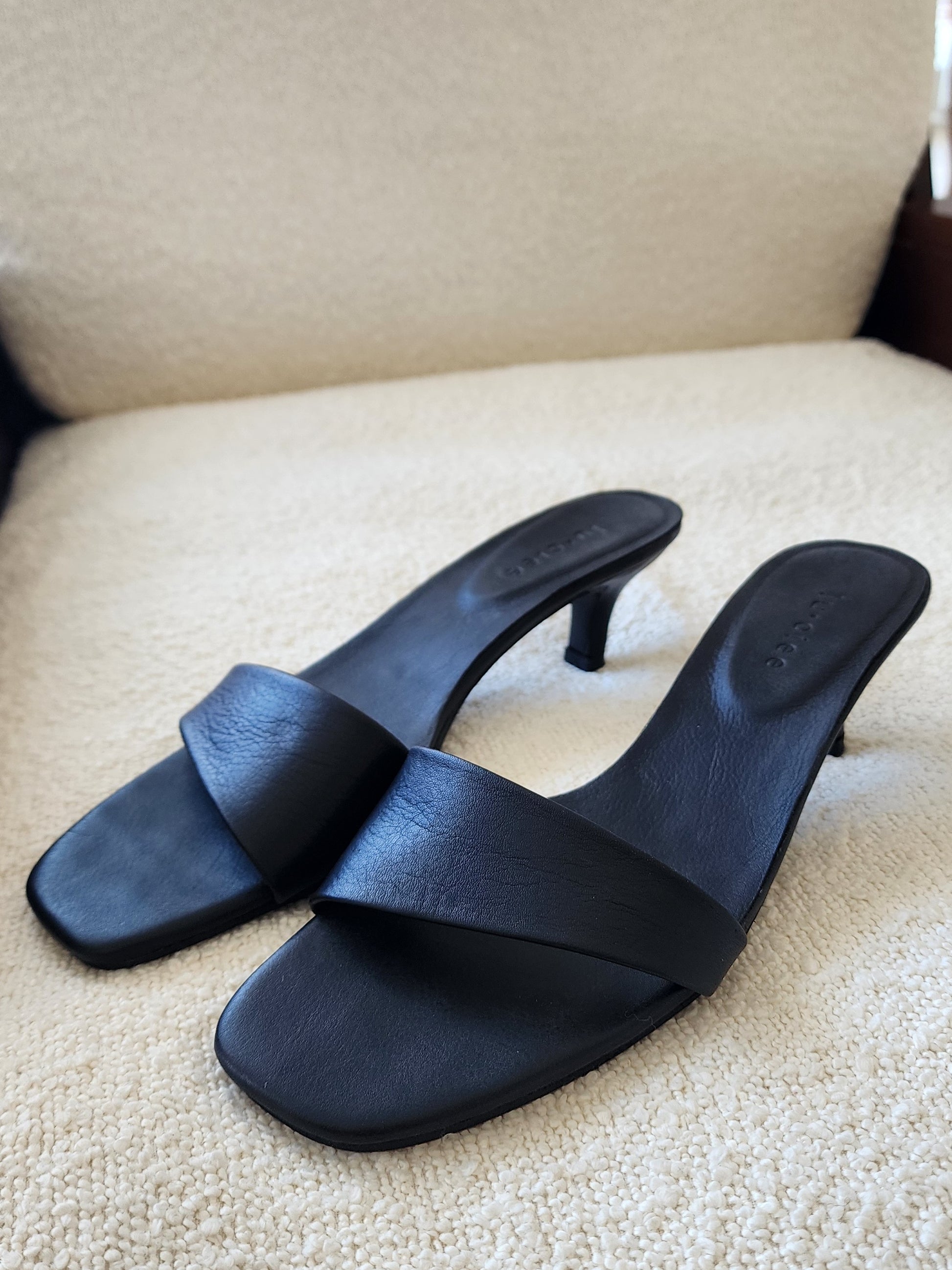 Asymmetric Leather Heel - l u • c i e e