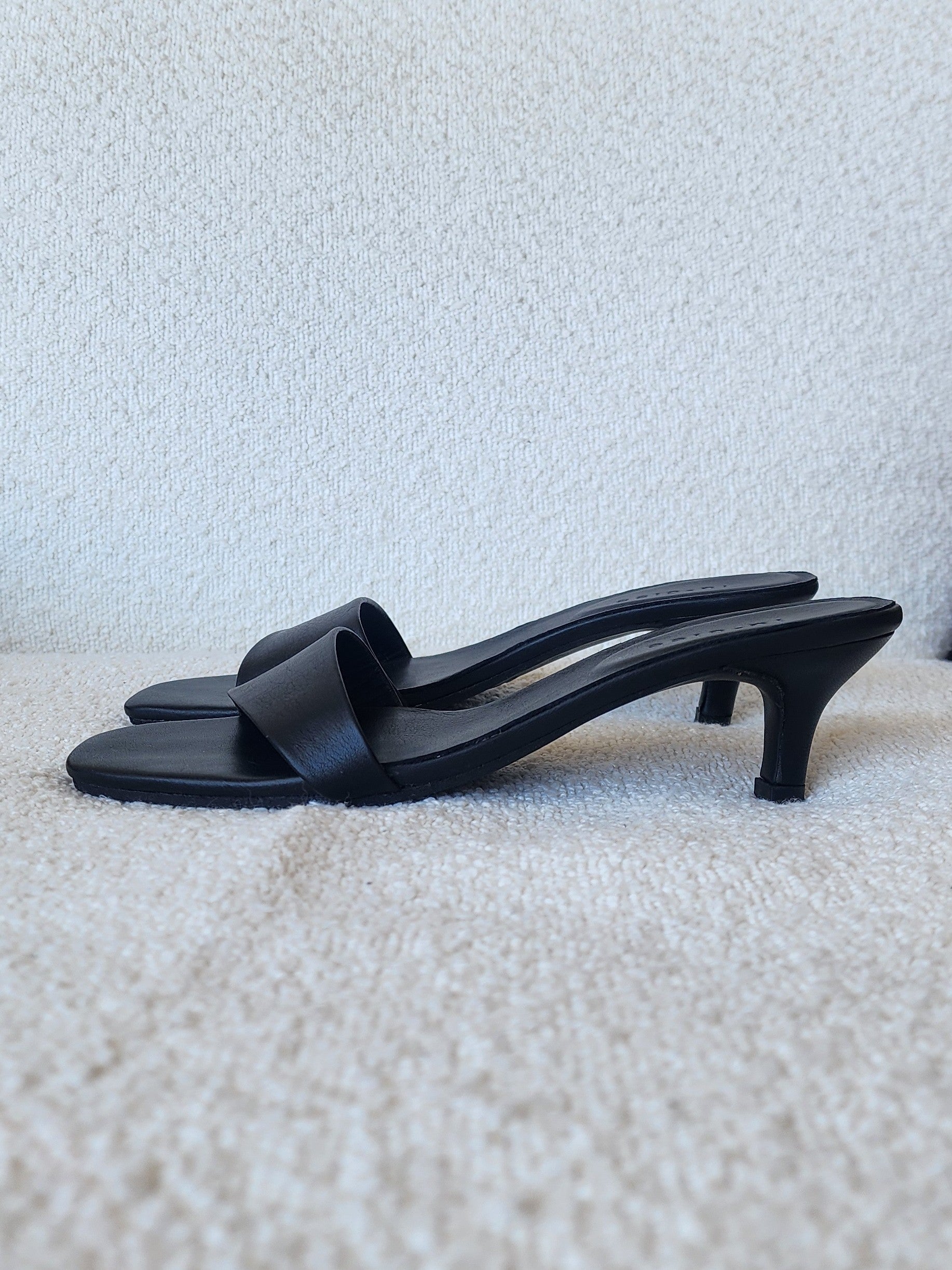 Asymmetric Leather Heel - l u • c i e e