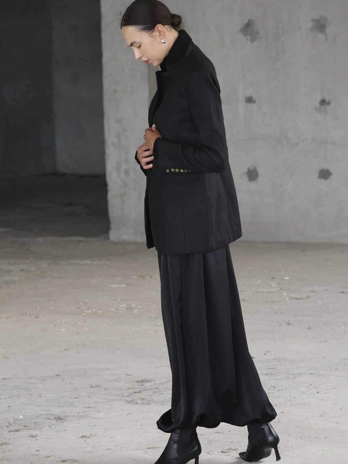 Oversized Linen Blazer - l u • c i e e