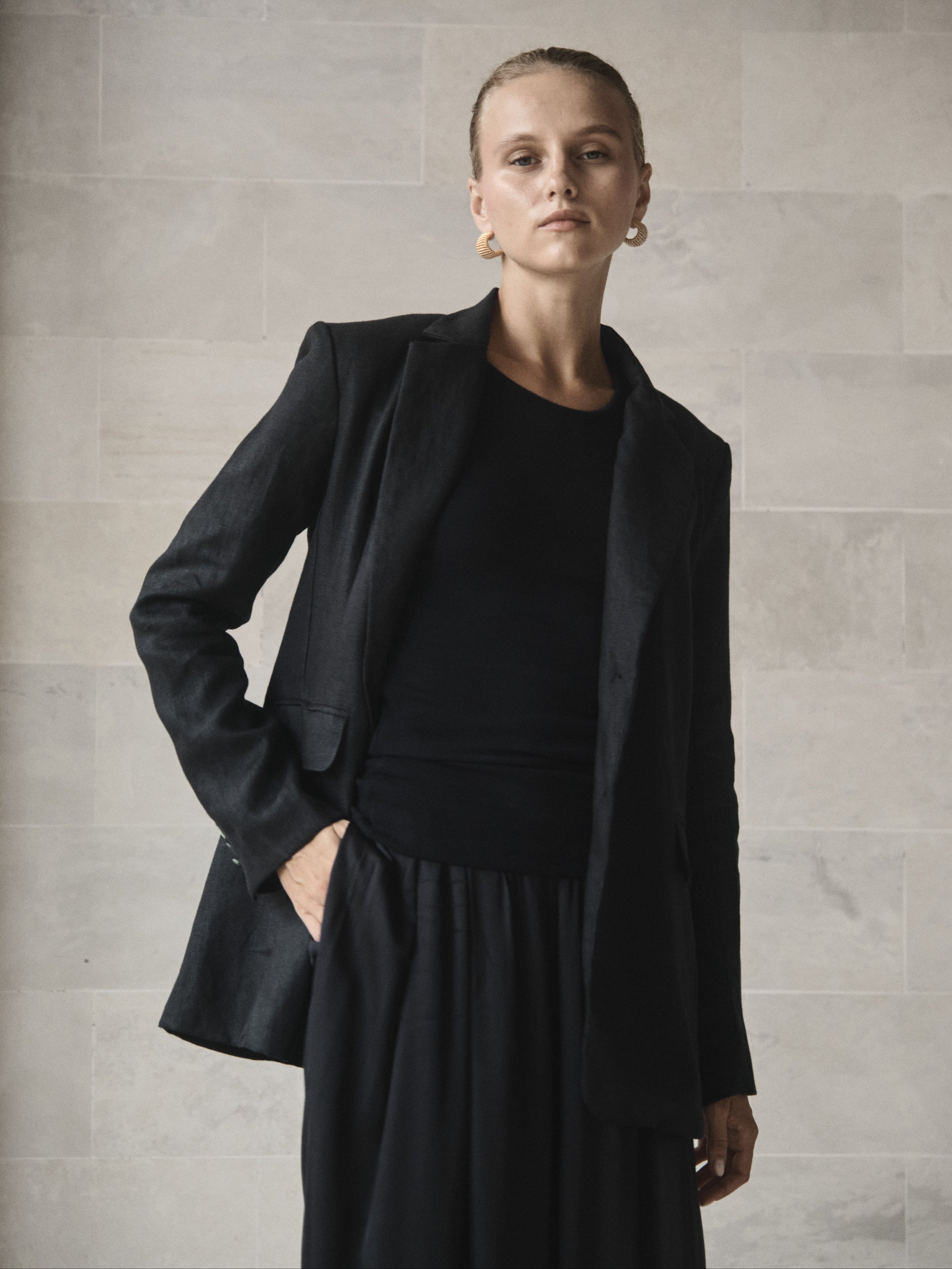 Oversized Linen Blazer - l u • c i e e