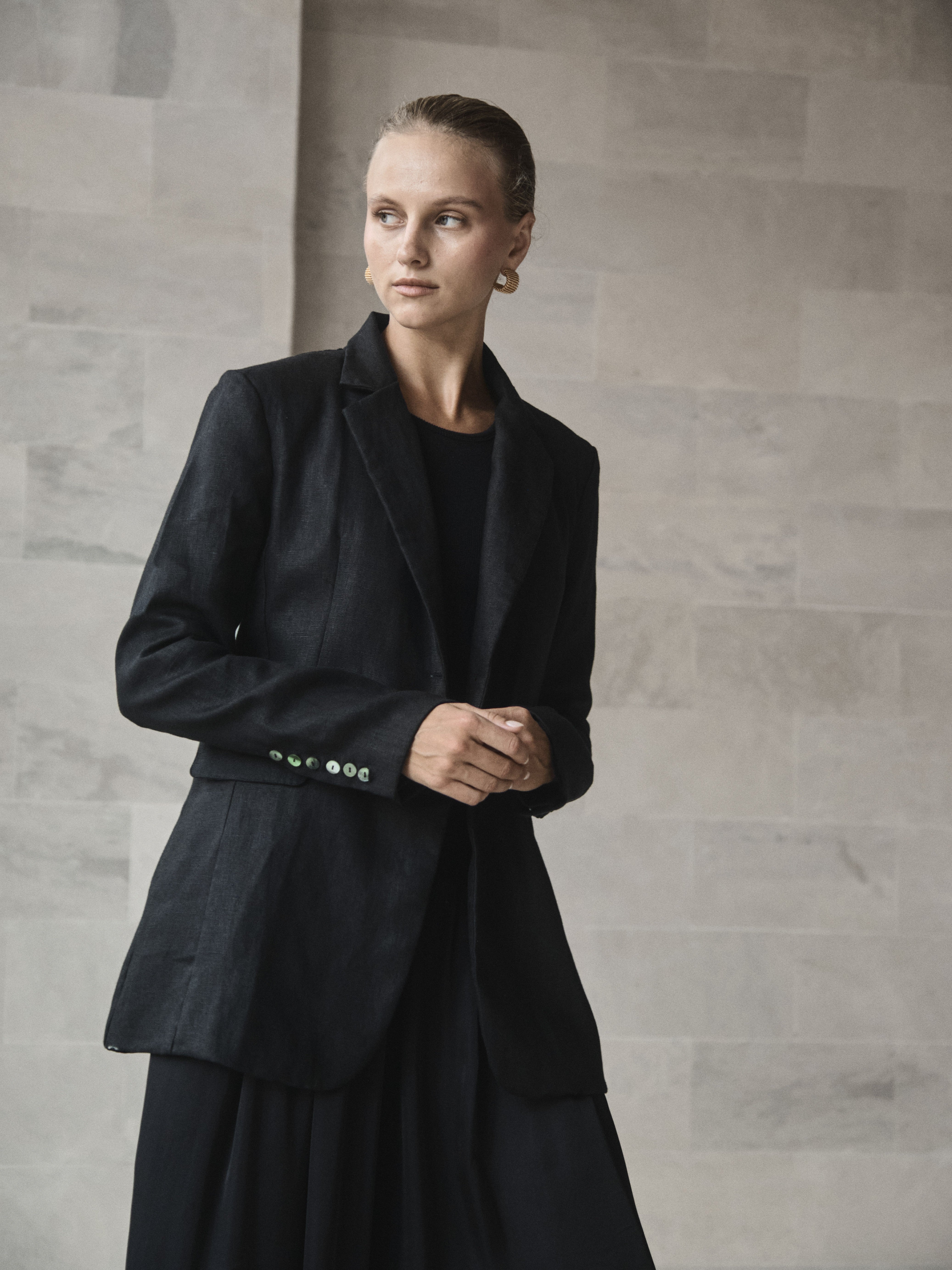 Oversized Linen Blazer - l u • c i e e