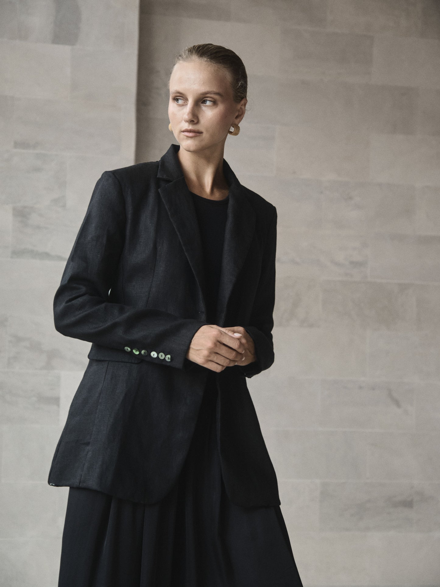 Oversized Linen Blazer - l u • c i e e