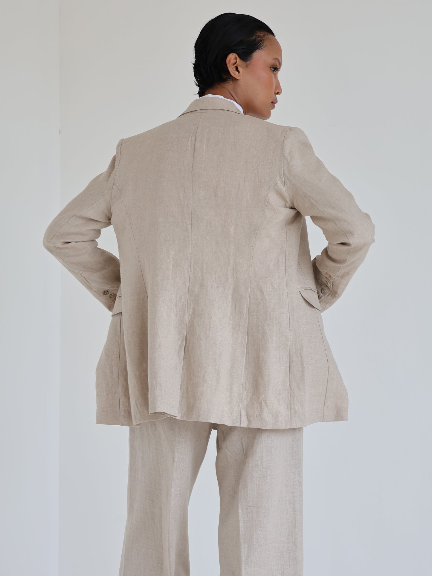 Oversized Linen Blazer - l u • c i e e