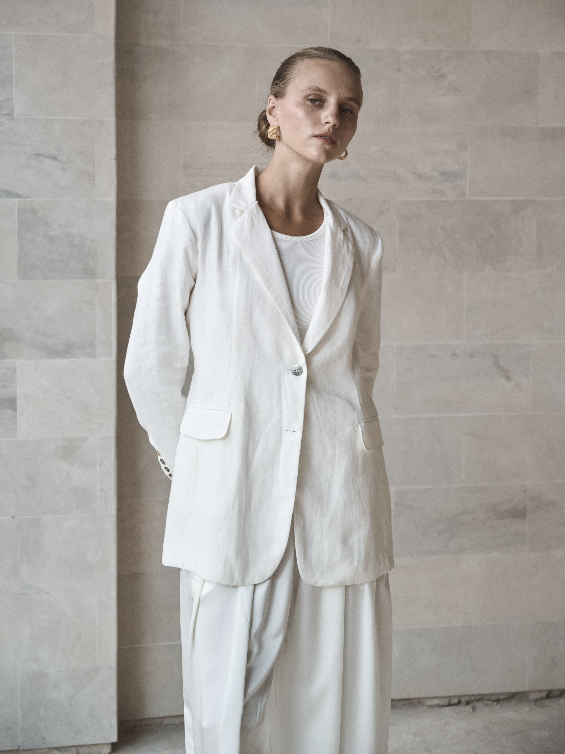 Oversized Linen Blazer - l u • c i e e