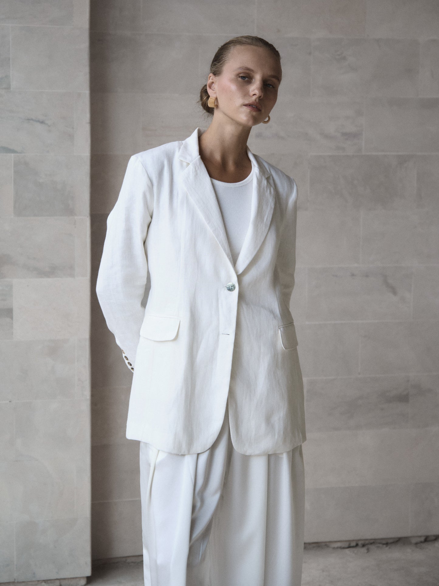 Oversized Linen Blazer - l u • c i e e