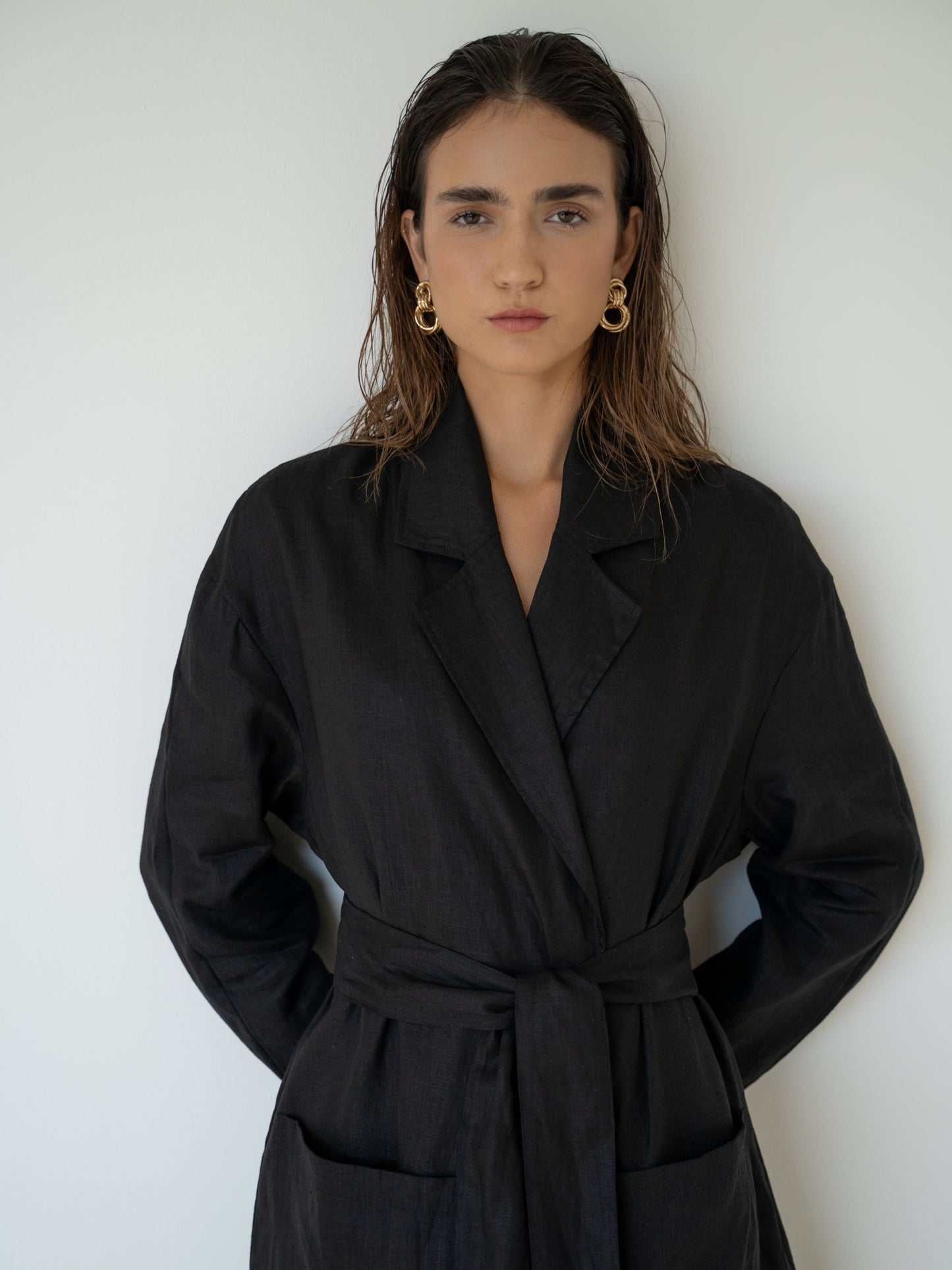 Relaxed-fit Linen Trench Coat in Black - l u • c i e e