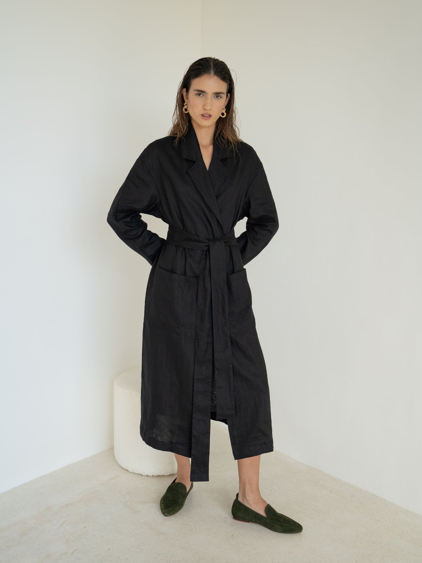 Relaxed-fit Linen Trench Coat in Black - l u • c i e e