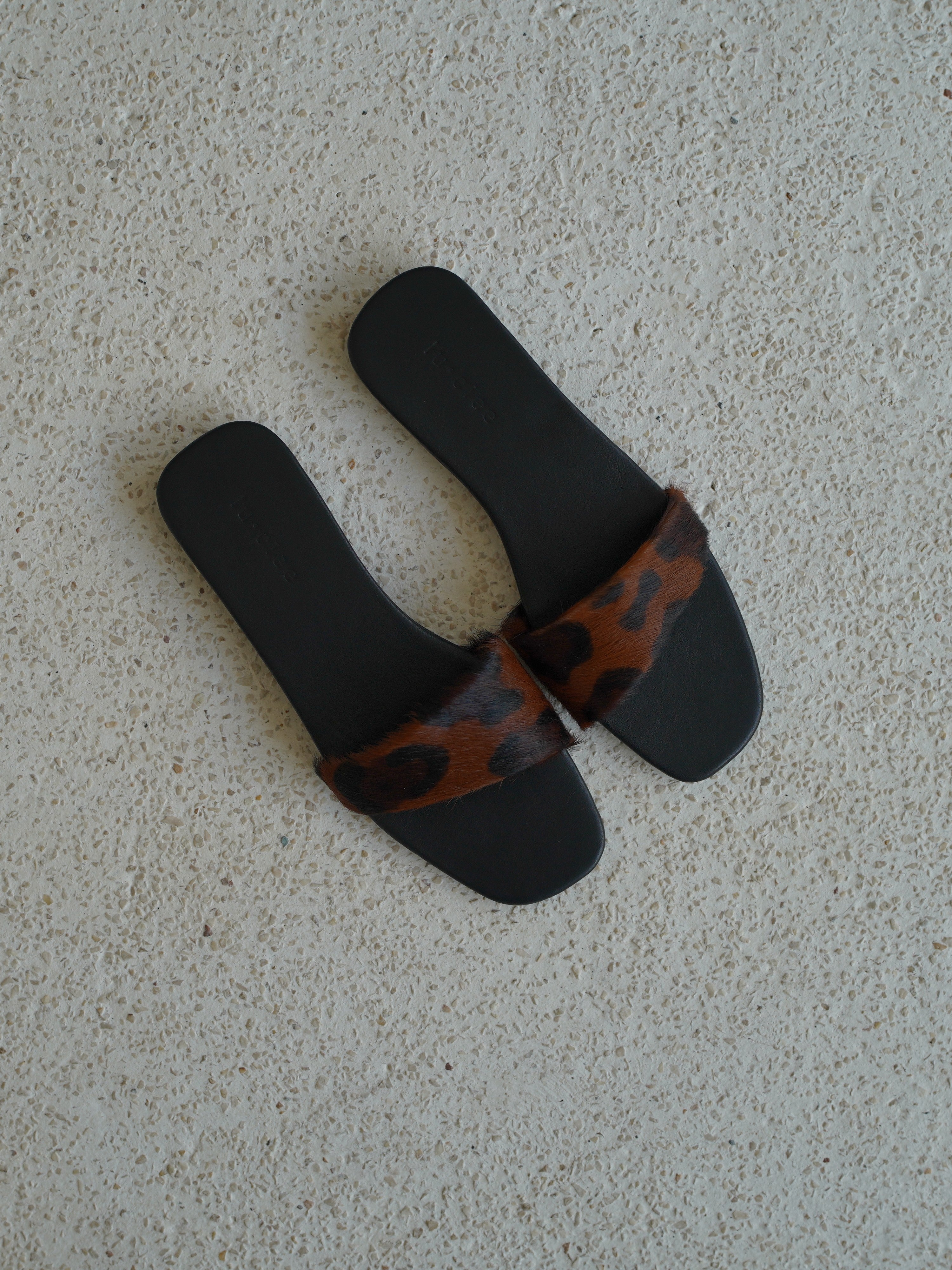 Leopard Leather Slide - l u • c i e e