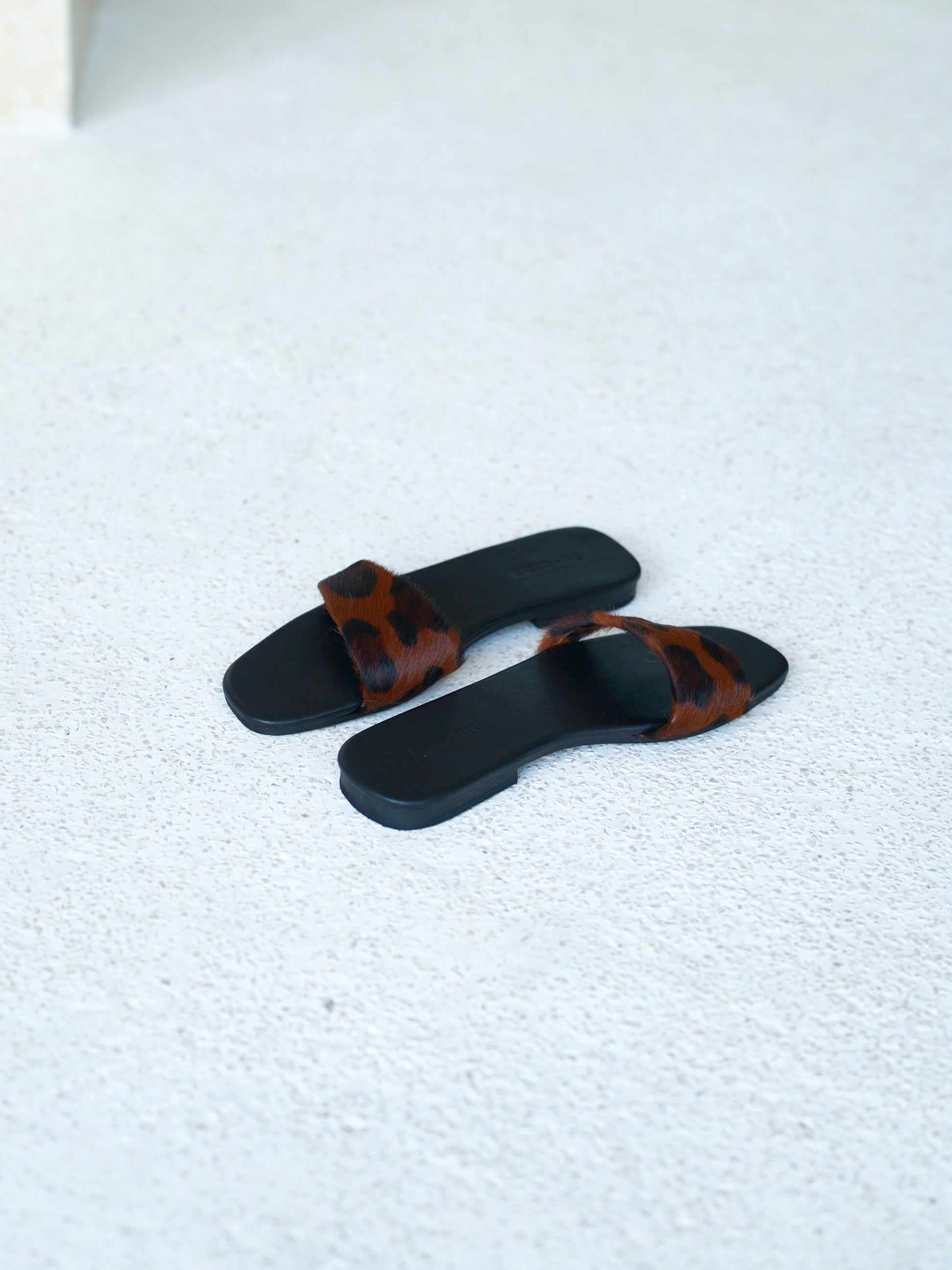 Leopard Leather Slide - l u • c i e e