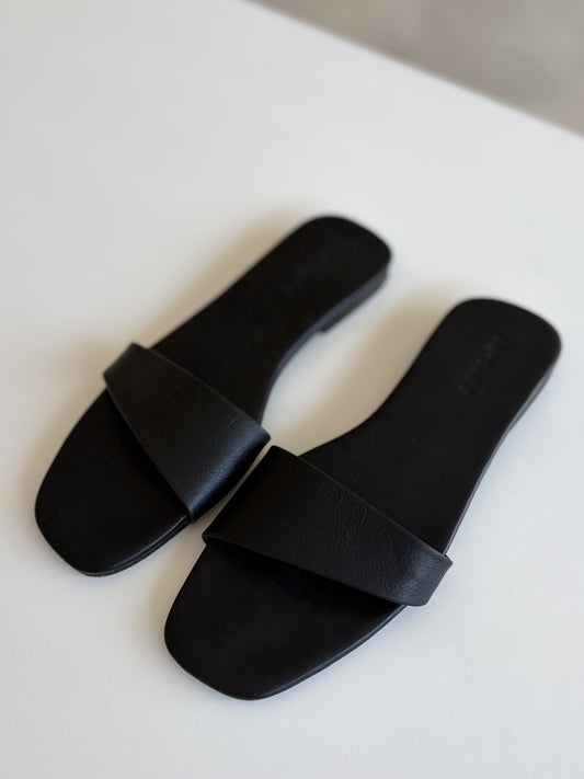 Asymmetric Slide - l u • c i e e
