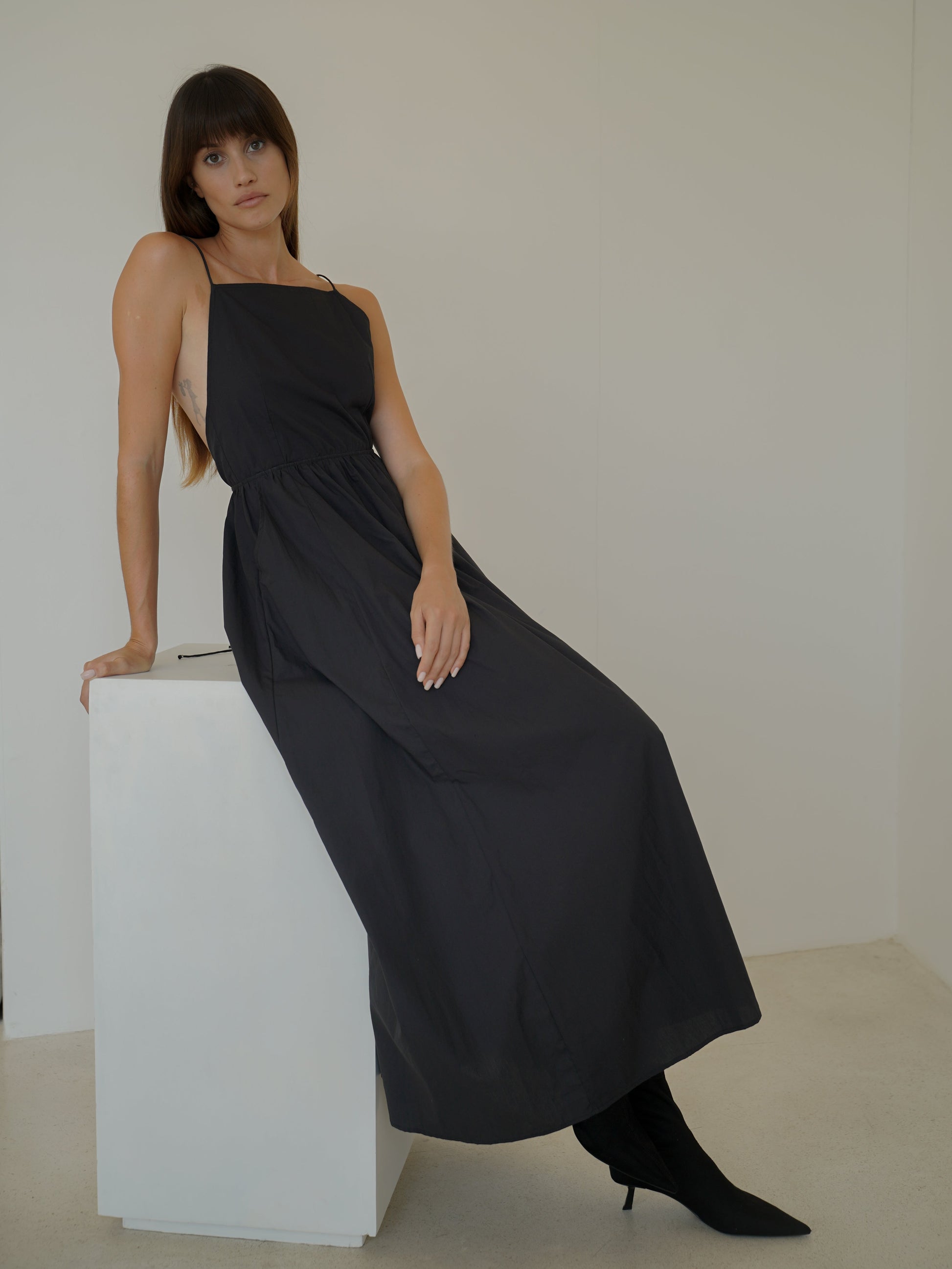 Calliope Backless Dress in Black - l u • c i e e