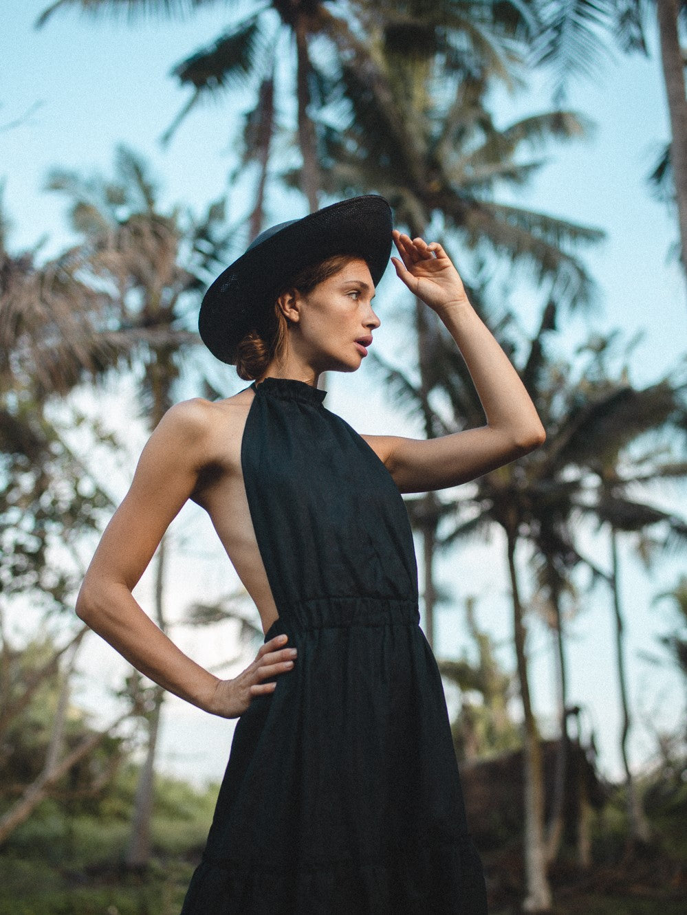 Annely Backless Dress in Black - l u • c i e e