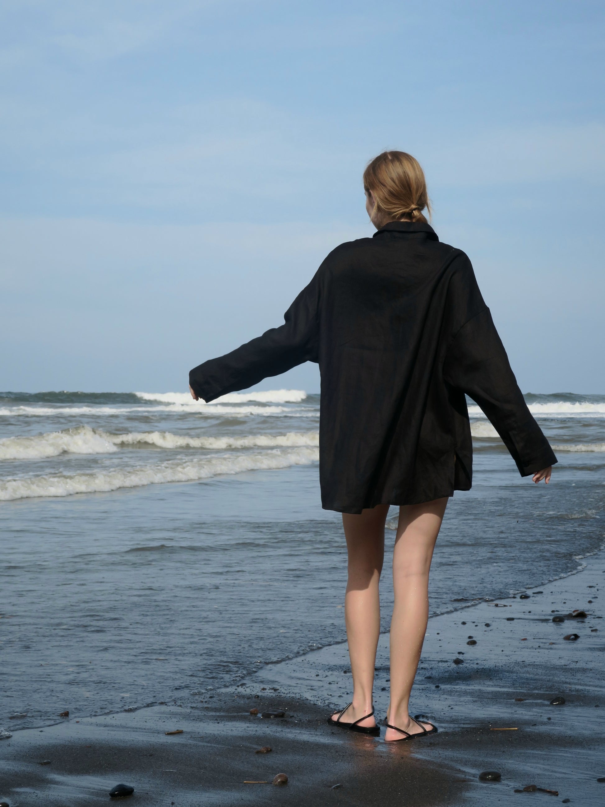 Linen Oversized Shirt in Black - l u • c i e e