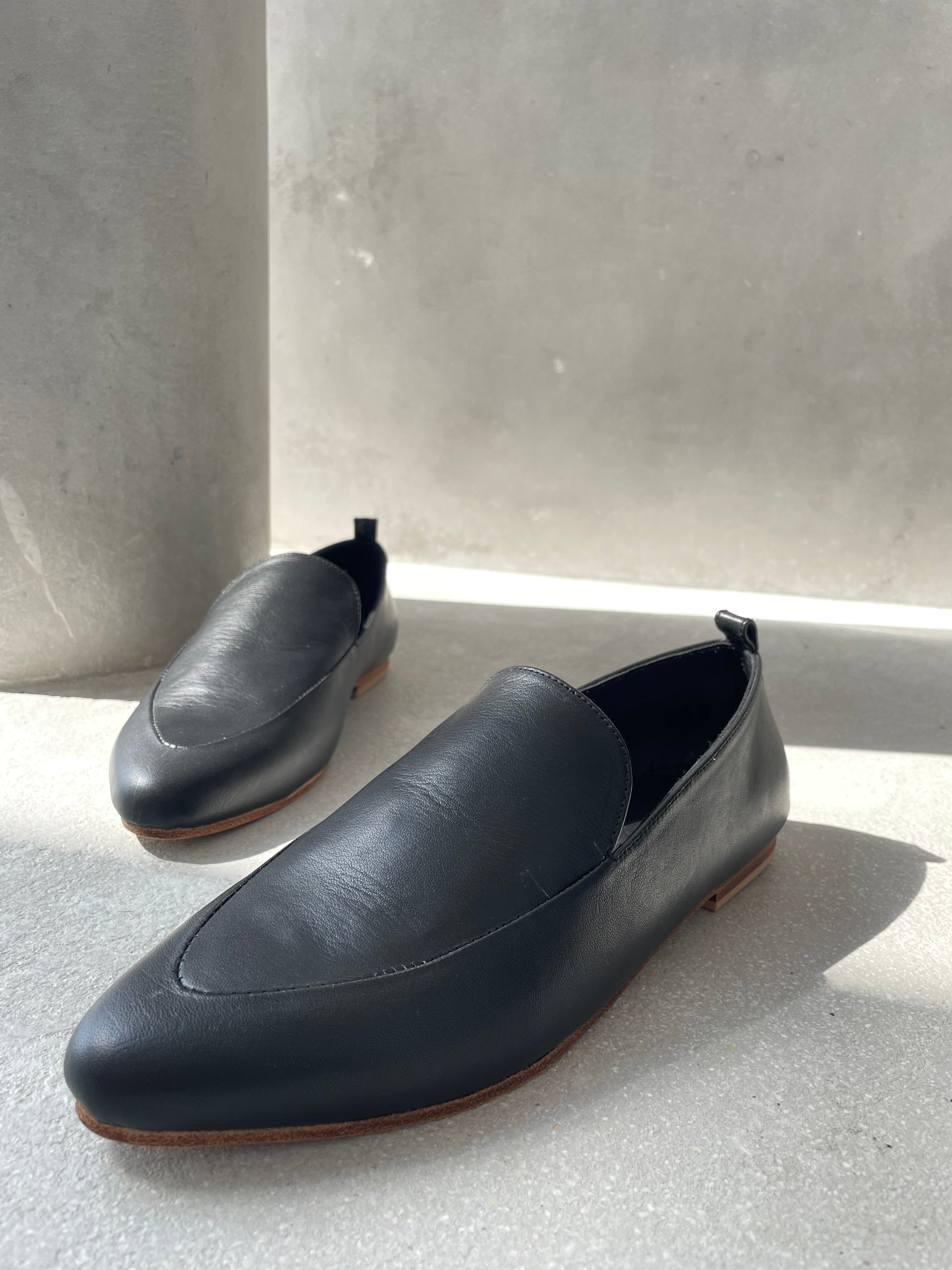 Love78 Leather Loafer in Black - l u • c i e e