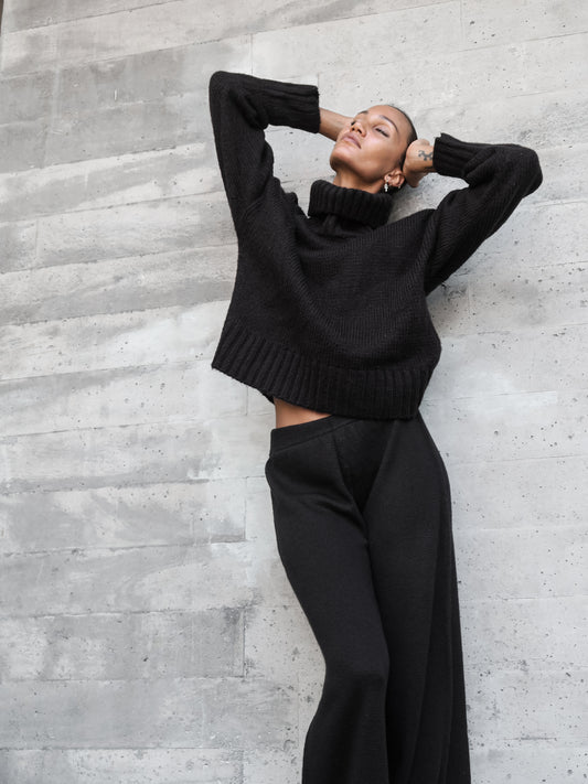 Berner Lounge Pant in Black - l u • c i e e