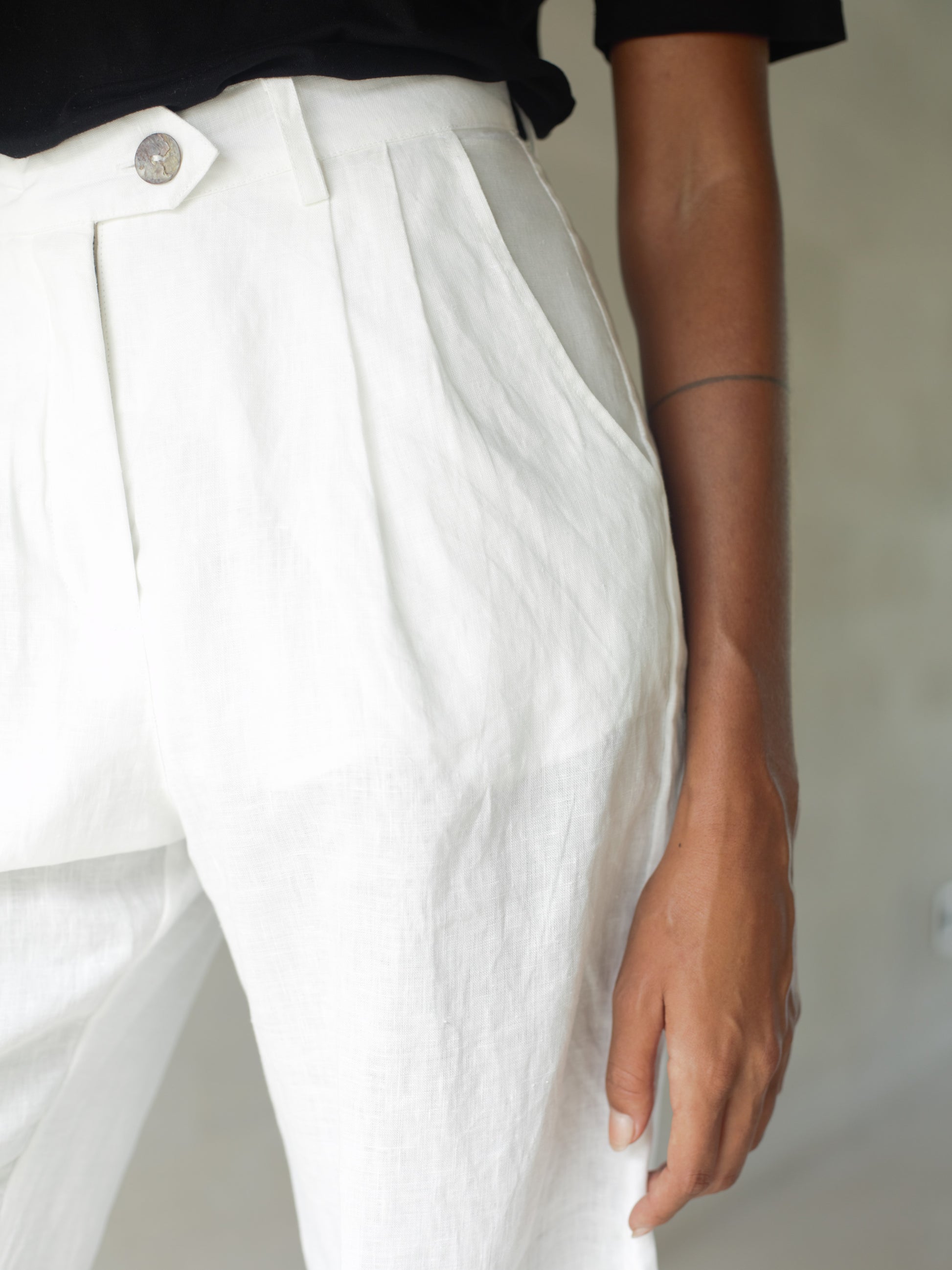 Linen Pleat Pant in Natural - l u • c i e e