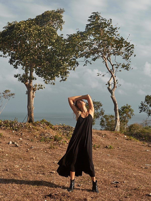 Amphitrite Dress in Black - l u • c i e e
