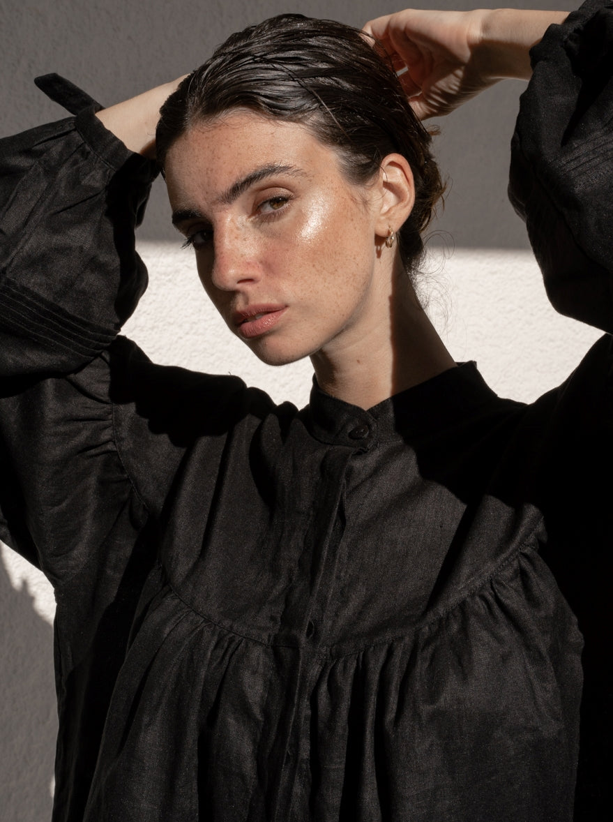 Oversized Linen Blouse in Black - l u • c i e e